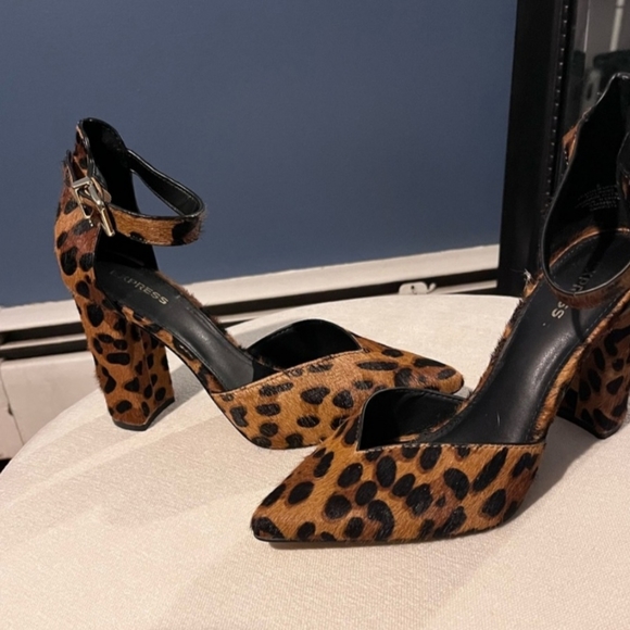 Express Leopard Pumps  with Ankle Strap - Picture 2 of 5